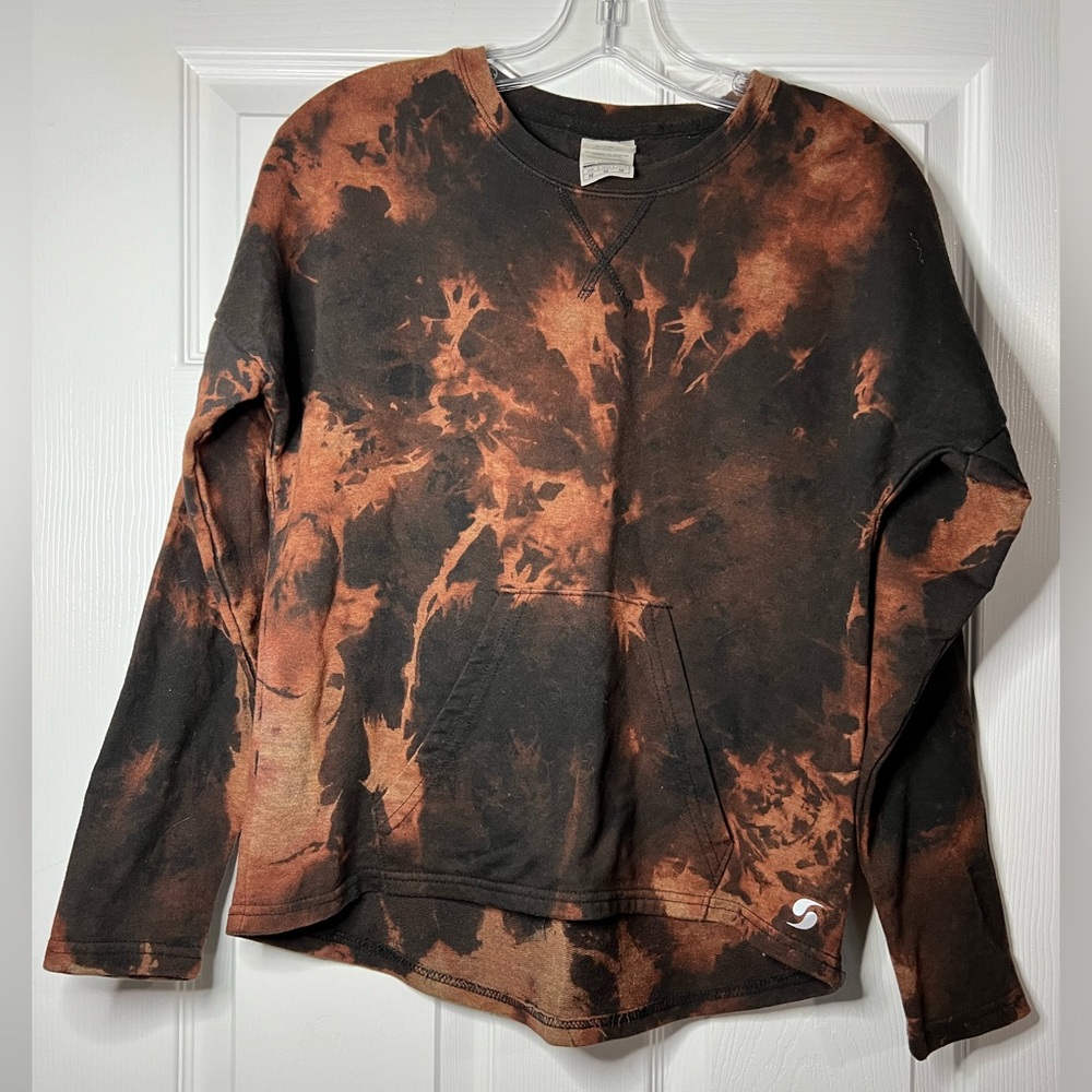 Reverse tie-dye Soffe light weight sweatshirt.